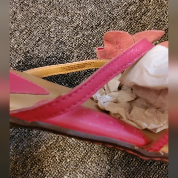 2/$45 like new BOC floral sandlea - Picture 12 of 16